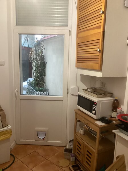 Hala Traian – Calarasilor, Apartament 2 camere 57 mp, curte si boxa, centra