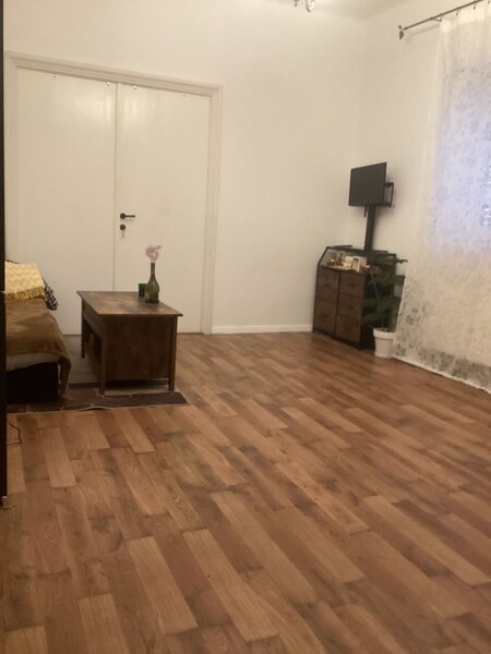 Hala Traian – Calarasilor, Apartament 2 camere 57 mp, curte si boxa, centra