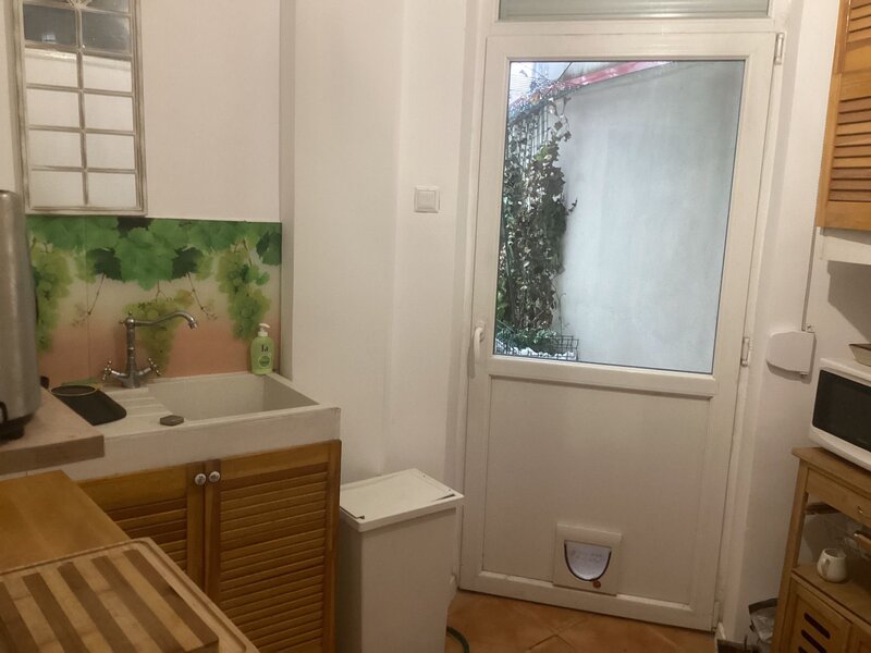 Hala Traian – Calarasilor, Apartament 2 camere 57 mp, curte si boxa, centra
